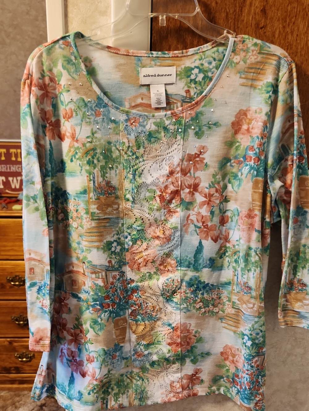 XL Alfred Dunner Pastel Floral 3/4 Sleeve Top with Lace & Studs List# 110